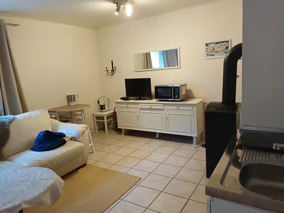 Monteurwohnung - TV - Deutschland - Sitzecke, mit TV-Ecke und Spüle/Kühlschrank - Monteurzimmer in Korbach