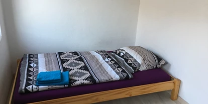 Monteurwohnung - Bettwäsche: Bettwäsche gegen Gebühr - Deutschland - Schlafzimmer 1; Bett 120x200 - Wohnen in der Uni-Silber-und Welterbestadt Freiberg. Whg.3
