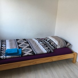 Monteurzimmer: Schlafzimmer 1; Bett 120x200 - Wohnen in der Uni-Silber-und Welterbestadt Freiberg. Whg.3
