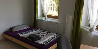 Monteurwohnung - Bettwäsche: Bettwäsche gegen Gebühr - Deutschland - Schlafzimmer 2; Bett 120x200 - Wohnen in der Uni-Silber-und Welterbestadt Freiberg. Whg.3