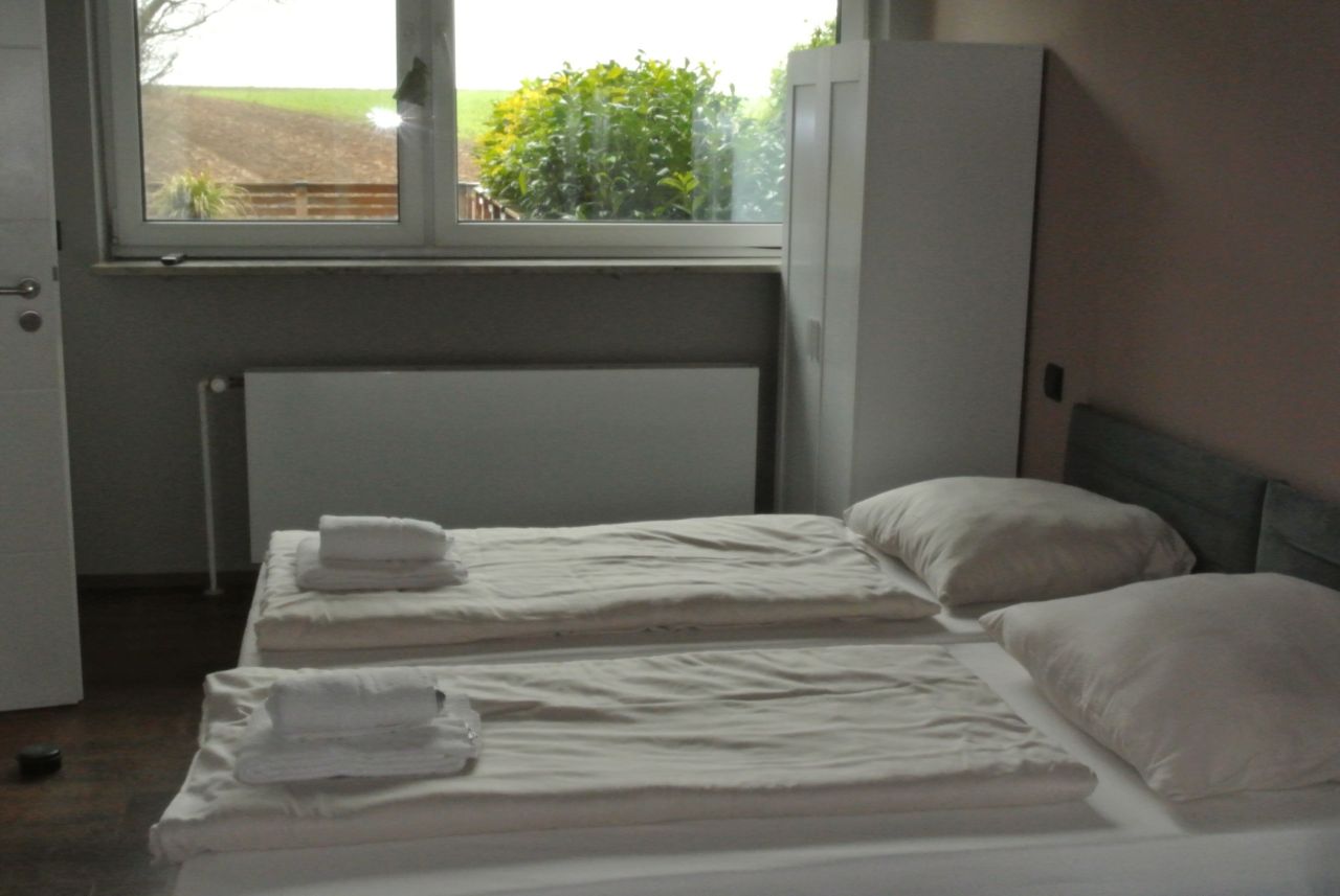 Monteurzimmer: Eines unserer 40 Apartments - Kemnater Hof -APARTMENTS-