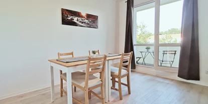 Monteurwohnung - Balkon - Deutschland - Wohnzimmer - flex living -  Monteurwohnungen in Dessau