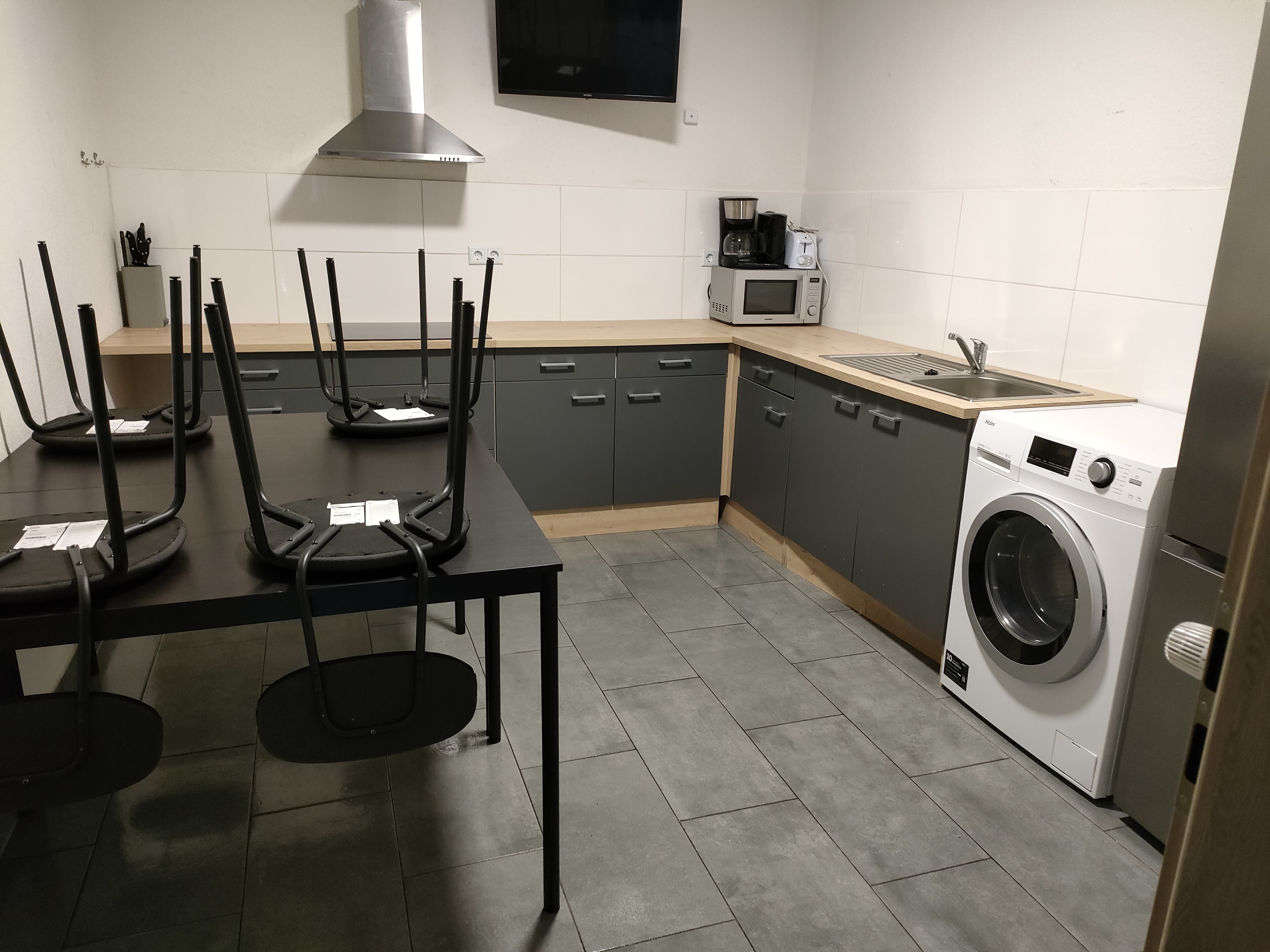 Monteurzimmer: Küche Wohnung 2 - Easy Home Wohnen auf Zeit 5 separate Wohneinheiten 