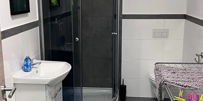 Monteurwohnung - PLZ 31860 (Deutschland) - Badezimmer Wohnung 2 - Easy Home Wohnen auf Zeit 5 separate Wohneinheiten