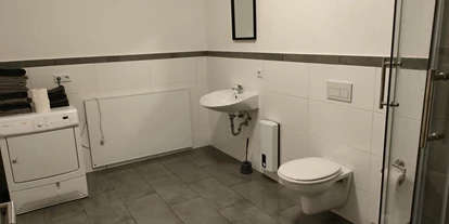 Monteurwohnung - PLZ 31860 (Deutschland) - Badezimmer Wohnung 1 - Easy Home Wohnen auf Zeit 5 separate Wohneinheiten