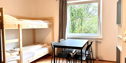 Monteurwohnung - PLZ 6020 (Österreich) - Zimmer 2 - Team-Wohnung: Langfristig & Preiswert