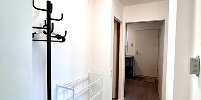 Monteurwohnung - PLZ 6020 (Österreich) - Garderobe - Team-Wohnung: Langfristig & Preiswert