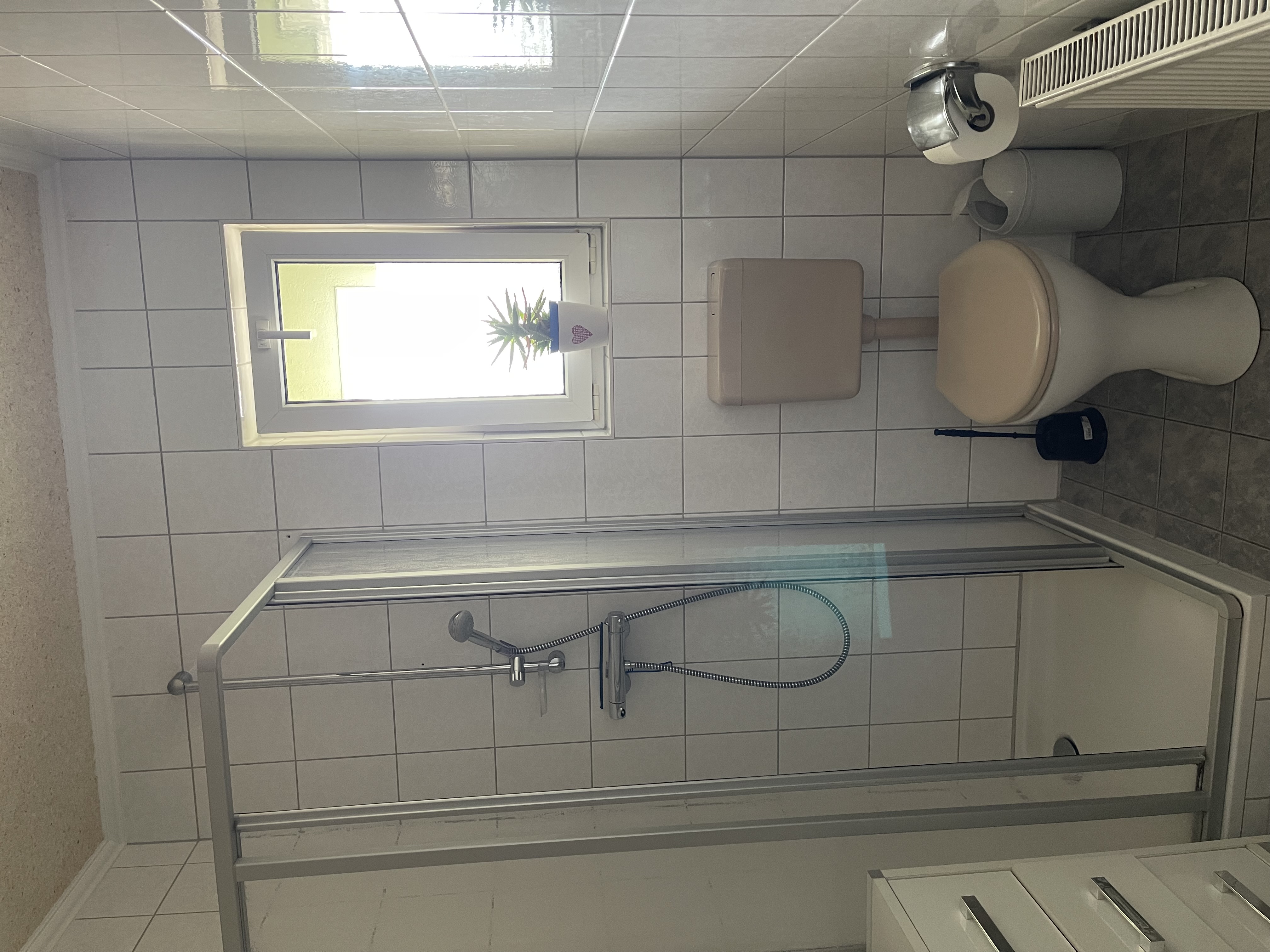 Monteurwohnung - Vorpommern - Bad - Monteurzimmer in Grimmen