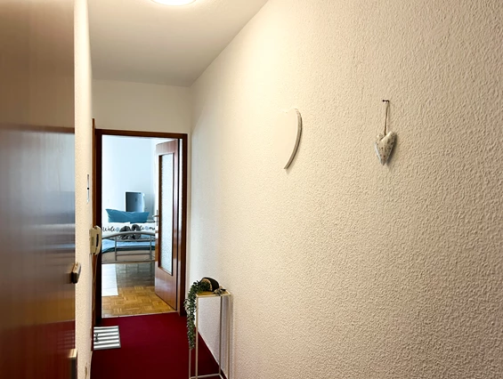 Monteurzimmer: 2-Zimmer-Wohnung mit Balkon – ideal für Monteure & Pendler