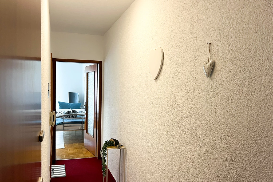 Monteurzimmer: 2-Zimmer-Wohnung mit Balkon – ideal für Monteure & Pendler