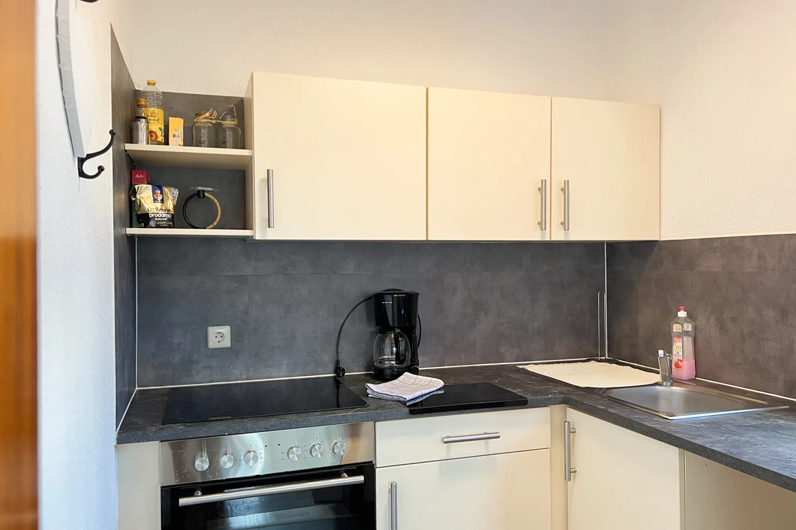 Monteurzimmer: 2-Zimmer-Wohnung mit Balkon – ideal für Monteure & Pendler
