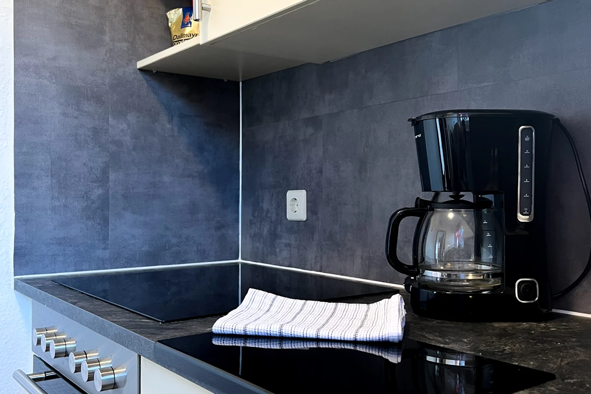 Monteurzimmer: 2-Zimmer-Wohnung mit Balkon – ideal für Monteure & Pendler