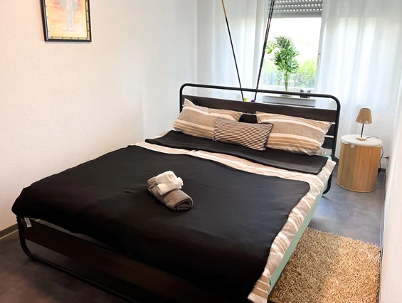 Monteurzimmer: 2-Zimmer-Wohnung mit Balkon – ideal für Monteure & Pendler