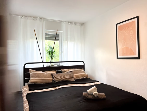 Monteurzimmer: 2-Zimmer-Wohnung mit Balkon – ideal für Monteure & Pendler