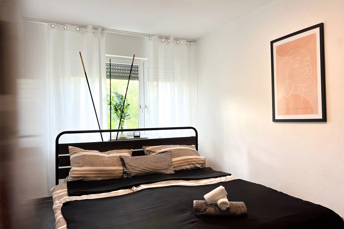 Monteurzimmer: 2-Zimmer-Wohnung mit Balkon – ideal für Monteure & Pendler