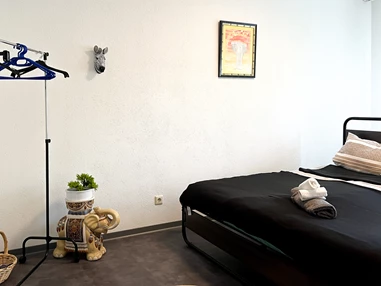 Monteurzimmer: 2-Zimmer-Wohnung mit Balkon – ideal für Monteure & Pendler