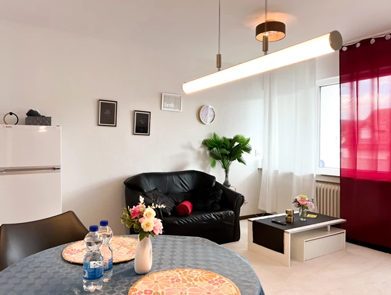 Monteurzimmer: 2-Zimmer-Wohnung mit Balkon – ideal für Monteure & Pendler