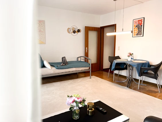 Monteurzimmer: 2-Zimmer-Wohnung mit Balkon – ideal für Monteure & Pendler