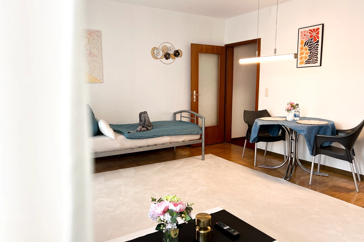 Monteurzimmer: 2-Zimmer-Wohnung mit Balkon – ideal für Monteure & Pendler