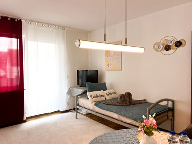 Monteurzimmer: 2-Zimmer-Wohnung mit Balkon – ideal für Monteure & Pendler