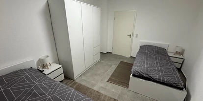 Monteurwohnung - Bettwäsche: Bettwäsche gegen Gebühr - Deutschland - 2-Bettzimmer - Grundstücksgemeinschaft Burg kernsanierte Monteurwohnung