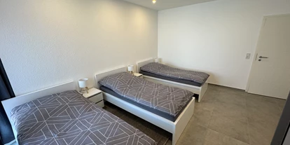 Monteurwohnung - Bettwäsche: Bettwäsche gegen Gebühr - Deutschland - 3-Bettzimmer - Grundstücksgemeinschaft Burg kernsanierte Monteurwohnung