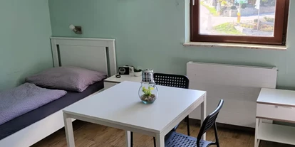 Monteurwohnung - Parkplatz: eigener Parkplatz vorhanden - Österreich - The RoomCenter e.U.