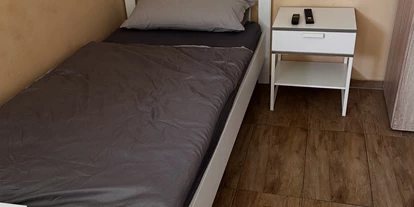 Monteurwohnung - Parkplatz: eigener Parkplatz vorhanden - Österreich - The RoomCenter e.U.