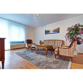 Monteurzimmer: Sitzecke Wohnzimmer
 - Bad Pyrmont, Dr.-Harnier-Str. 7, Ferienwohnung 15
