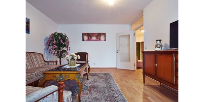 Monteurwohnung - PLZ 31860 (Deutschland) - Blick vom Balkon in das Wohnzimmer - Bad Pyrmont, Dr.-Harnier-Str. 7, Ferienwohnung 15