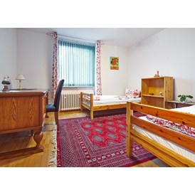 Monteurzimmer: Schlafzimmer mit zwei Einzelbetten - Bad Pyrmont, Dr.-Harnier-Str. 7, Ferienwohnung 15