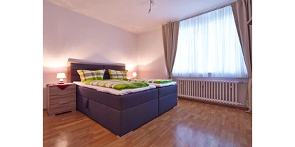 Monteurwohnung - PLZ 31860 (Deutschland) - Schlafzimmer mit Doppelbett - Bad Pyrmont, Dr.-Harnier-Str. 7, Ferienwohnung 15