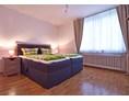 Monteurzimmer: Schlafzimmer mit Doppelbett - Bad Pyrmont, Dr.-Harnier-Str. 7, Ferienwohnung 15