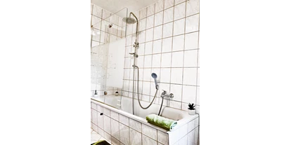 Monteurwohnung - TV - Oberlausitz - Wanne mit Dusche - Ferienwohnung Marta