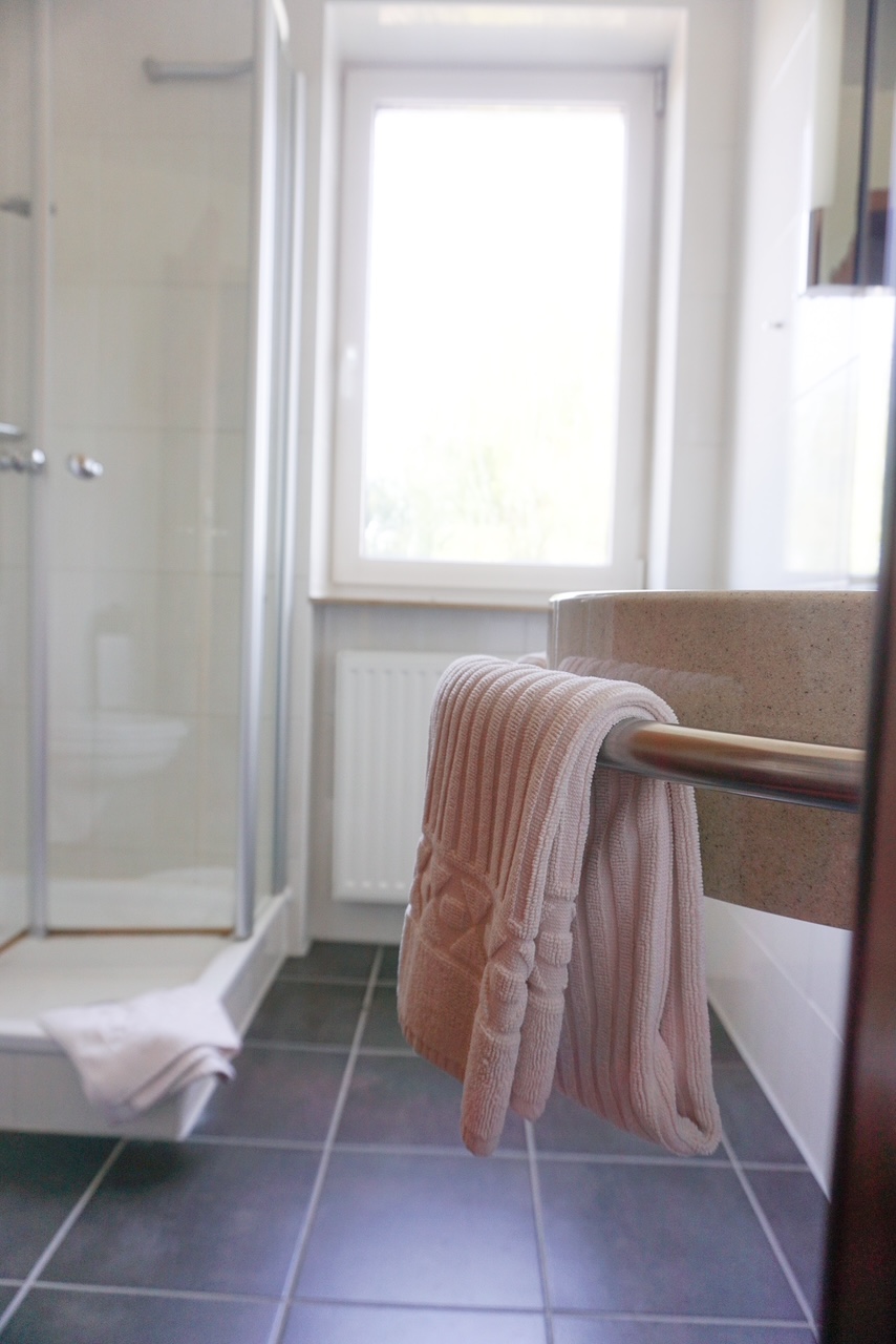 Monteurwohnung - Kronau Walldorf Bretten Kraichtal - Chesa Mia Hotel und Appartements