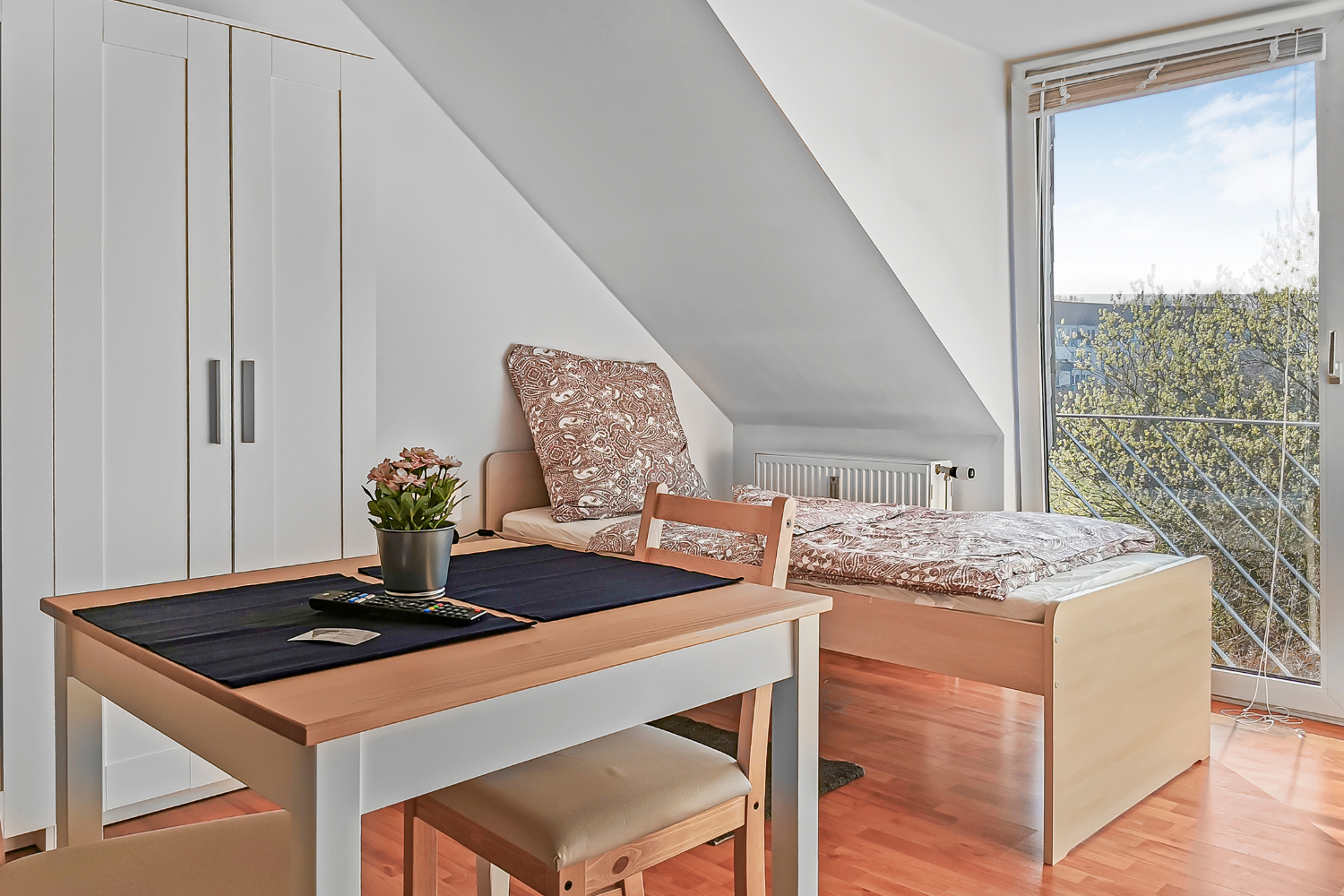 Monteurwohnung - Bettwäsche: Bettwäsche inklusive - Bayern - Schlafzimmer - flex living -  Monteurwohnungen in Aham / Landshut