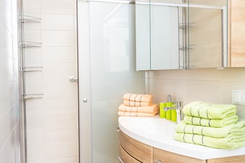 Monteurzimmer: Sissi Badezimmer & Dusche

Sissi Bathroom & shower - Senator-Flats Sissi