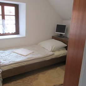 Monteurzimmer: Einzelbett im Einzelzimmer - Ruhige Zimmer Ferienwohnung für Urlauber oder Monteure in Zentraler Lage Stadtmitte Nördlingen