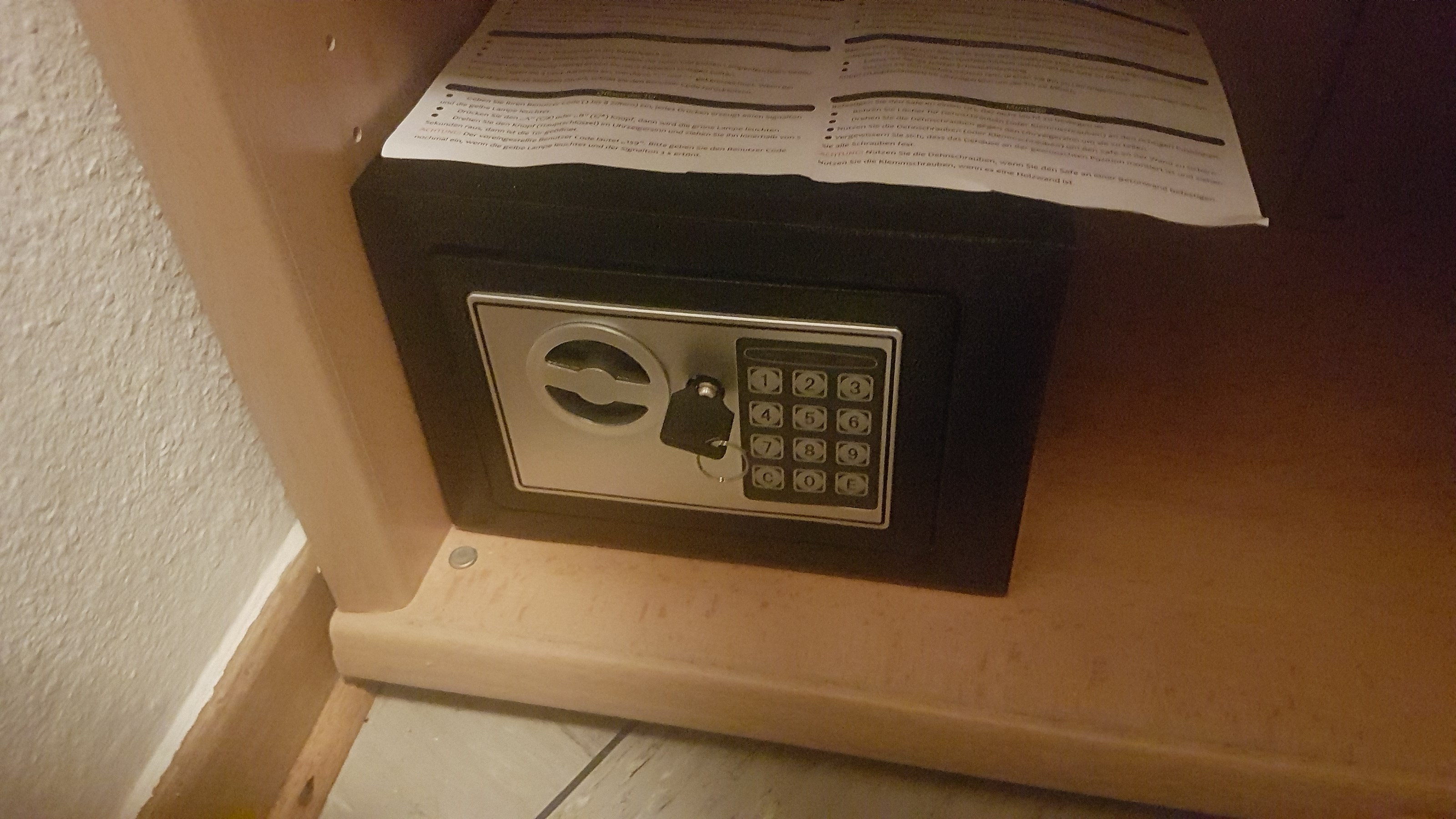 Monteurzimmer: Safe - Fewo Mendig 4 Berge 