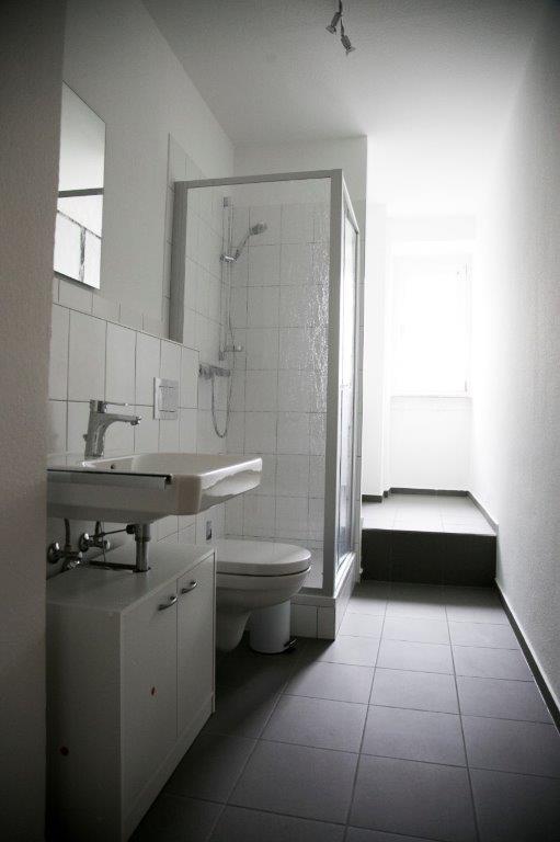 Monteurwohnung - Frammersbach Schwartel - Badezimmer und noch ein weiteres WC vorhanden - Zimmer in Waldaschaff