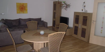 Monteurwohnung - PLZ 72531 (Deutschland) - Wohn- u. Esszimmer - Ferienwohnung Fam. Kraus