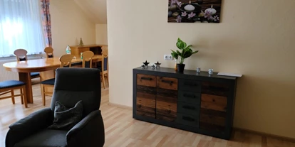 Monteurwohnung - Kaffeemaschine - Bielefeld - Wohnzimmer/Esszimmer - Monteur, Ferienwohnung, Pension, Zimmer,  Gütersloh A2/A33