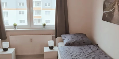 Monteurwohnung - Kaffeemaschine - Schleswig-Holstein - Schlafzimmer - flex living Monteurzimmer Stralsund