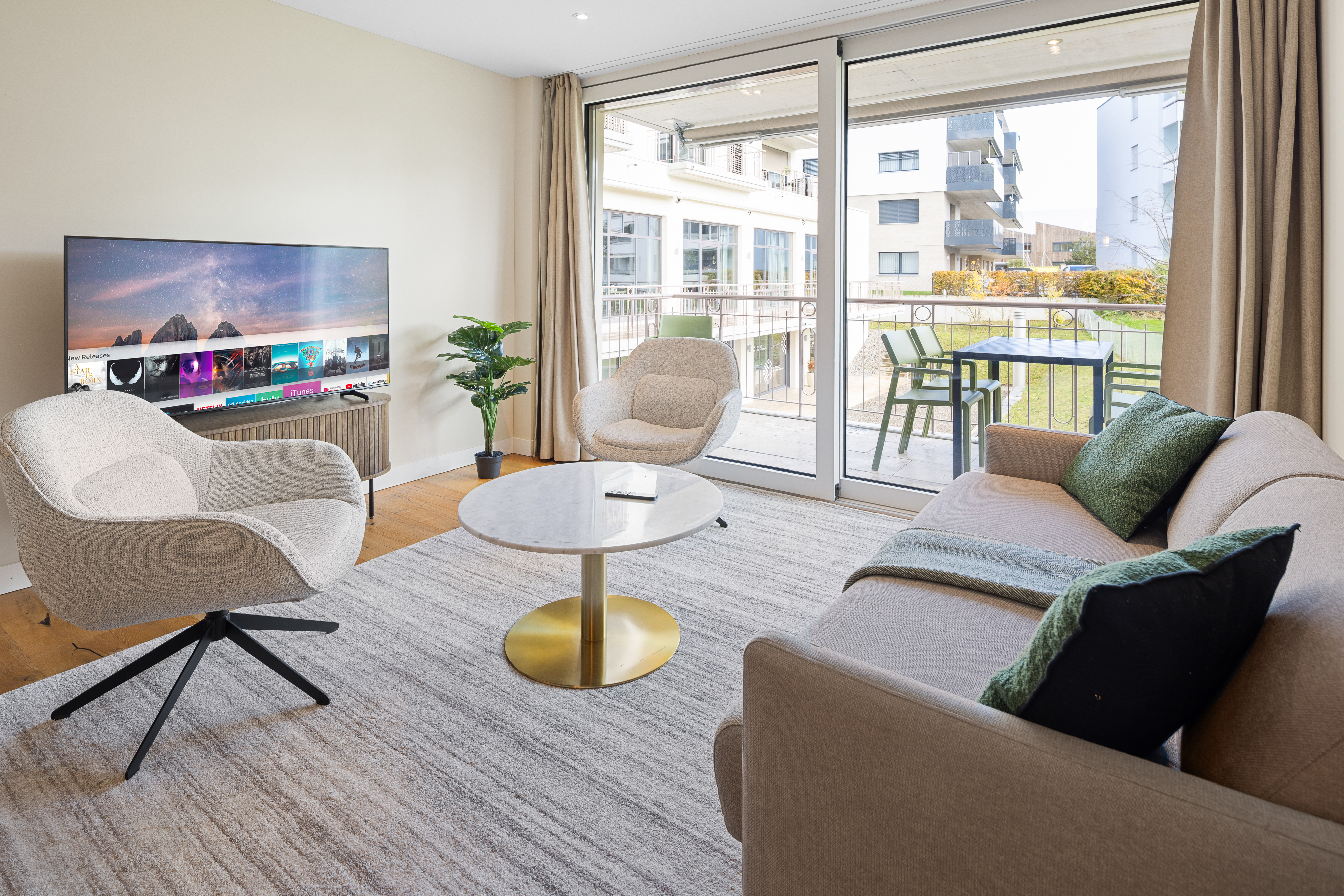 Monteurwohnung - Kühlschrank - Zürich - Wohnzimmer - Visionary Hospitality Embrach