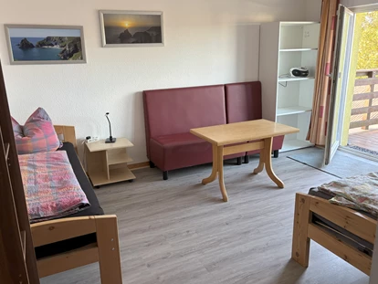 Monteurwohnung - TV - Deutschland - Ferienwohnung 2, Schalfraum mit Zugang zum Balkon - Craftman's Home