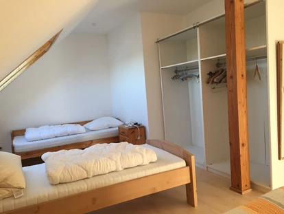 Monteurwohnung - TV - Deutschland - Ferienwohnung 1, sehr großes Schalfzimmer mit 3 Betten - Craftman's Home