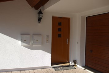Monteurzimmer: Haupteingang - Haus Ulrich Siehler