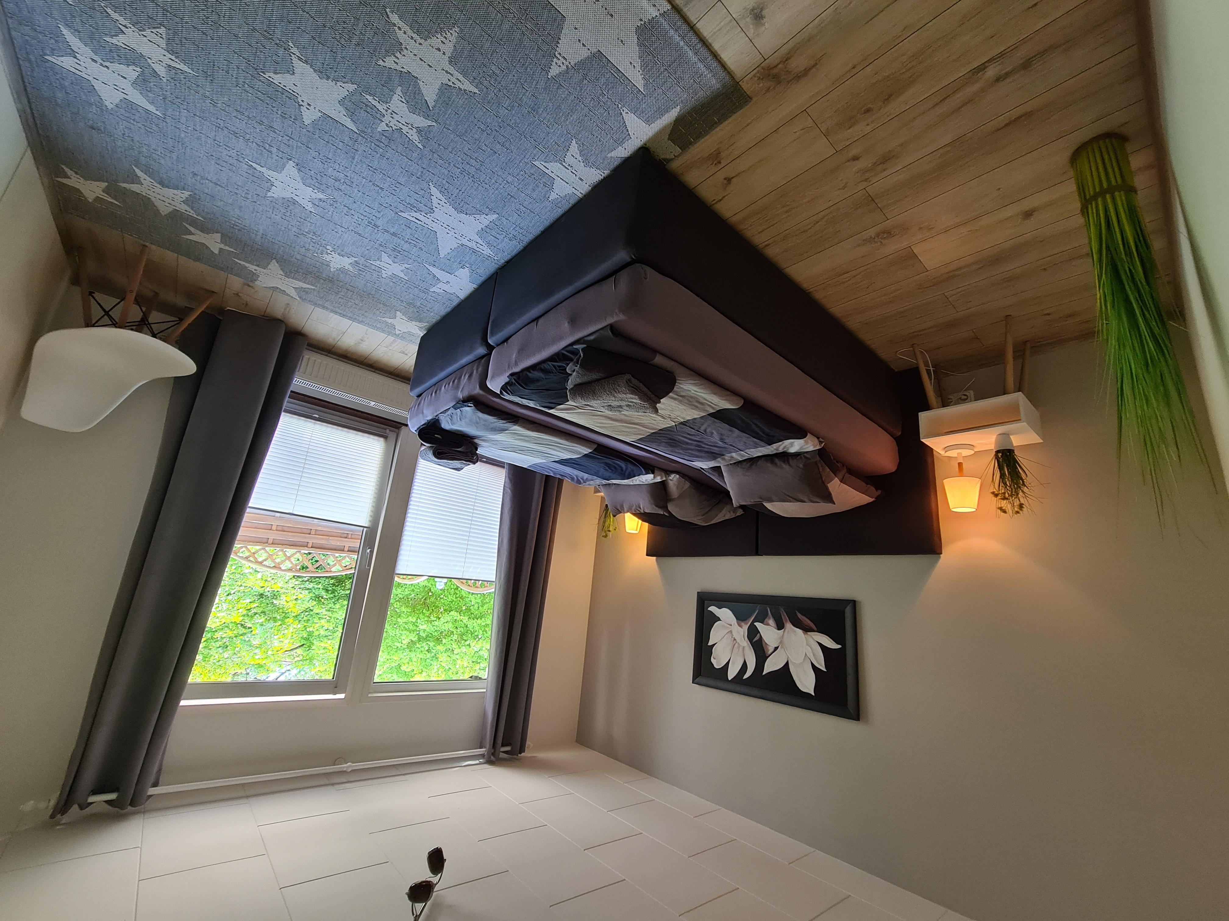 Monteurzimmer: Bett kann auseinandergestellt werden -> 90x200 - Wohnung am Wallmuseum - 1-6 Personen