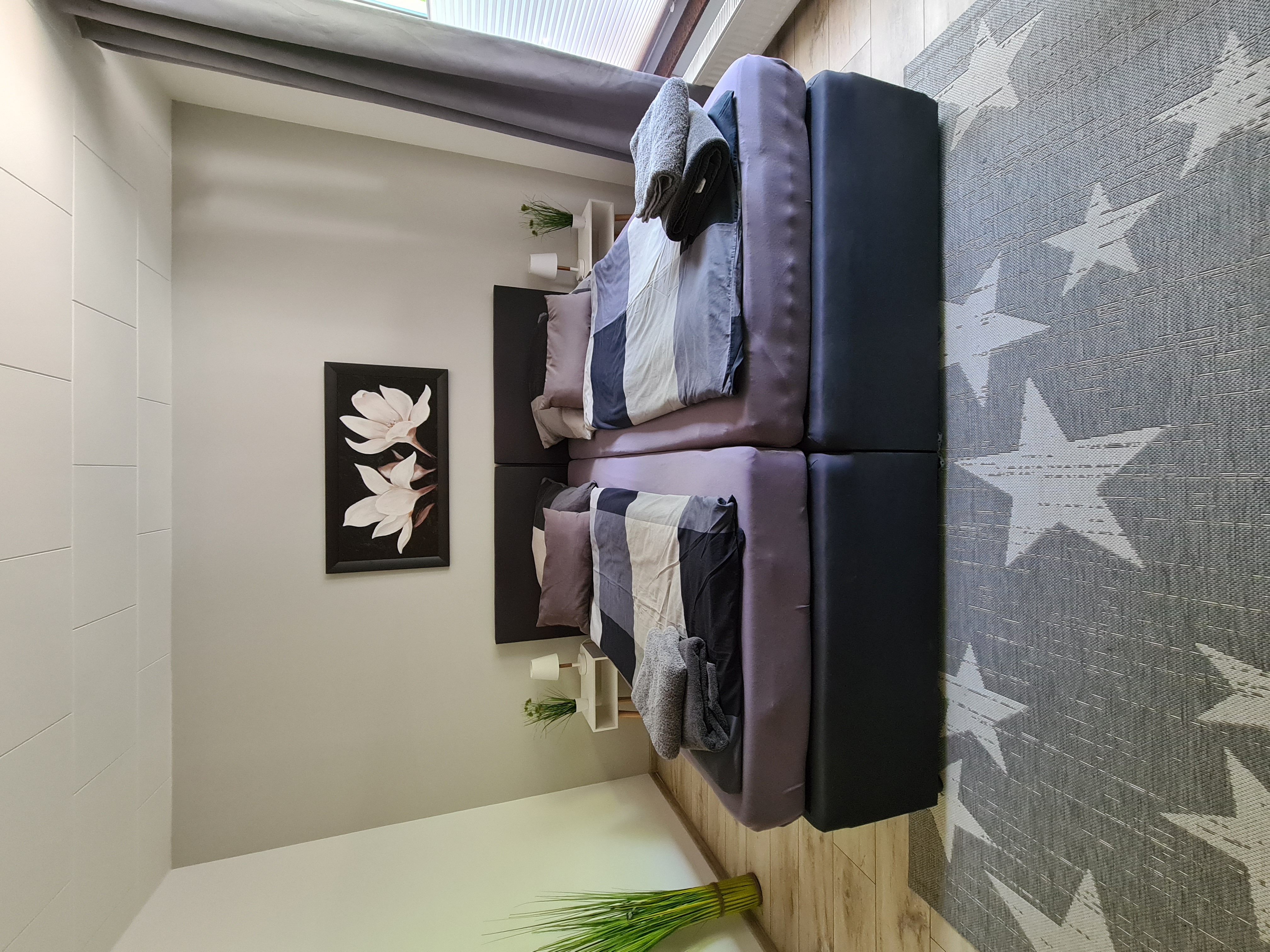 Monteurzimmer: Bett kann auseinandergestellt werden -> 90x200 - Wohnung am Wallmuseum - 1-6 Personen
