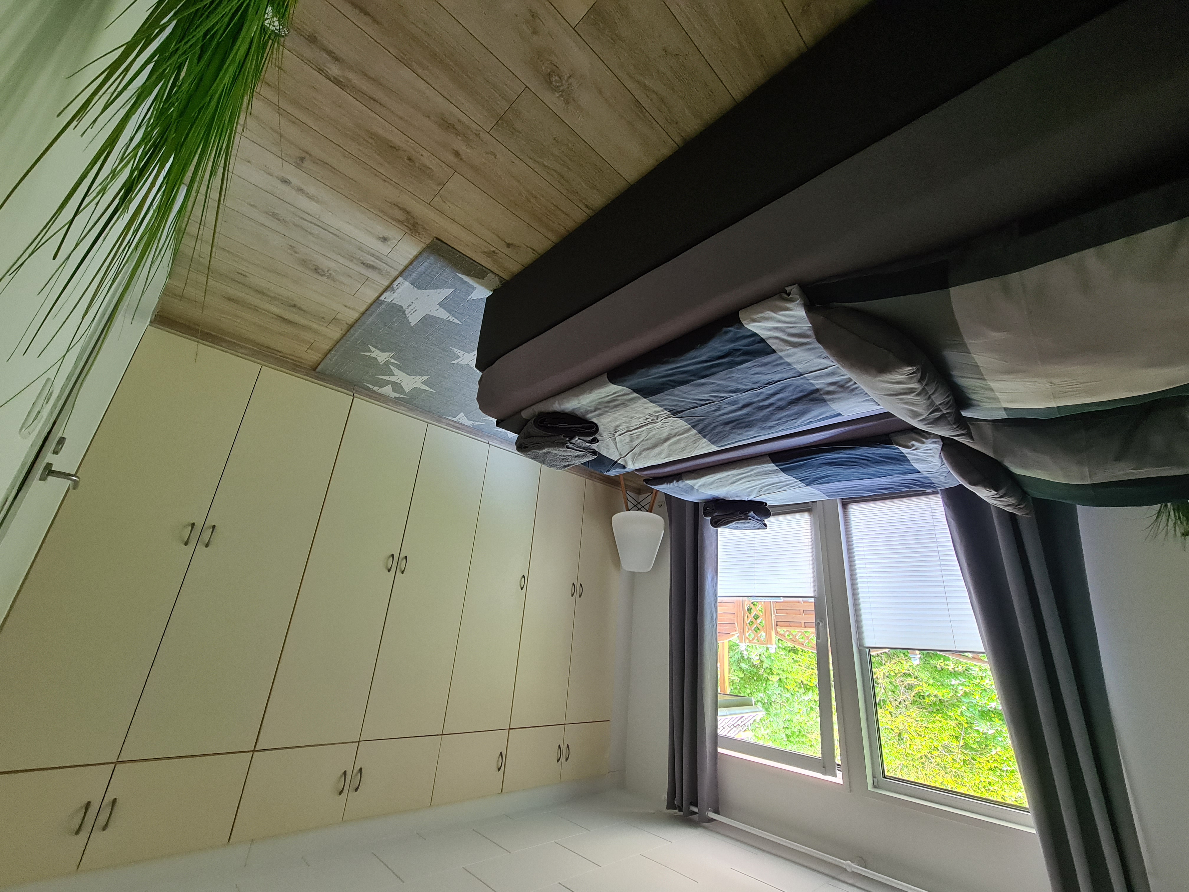 Monteurzimmer: Bett kann auseinandergestellt werden -> 90x200 - Wohnung am Wallmuseum - 1-6 Personen